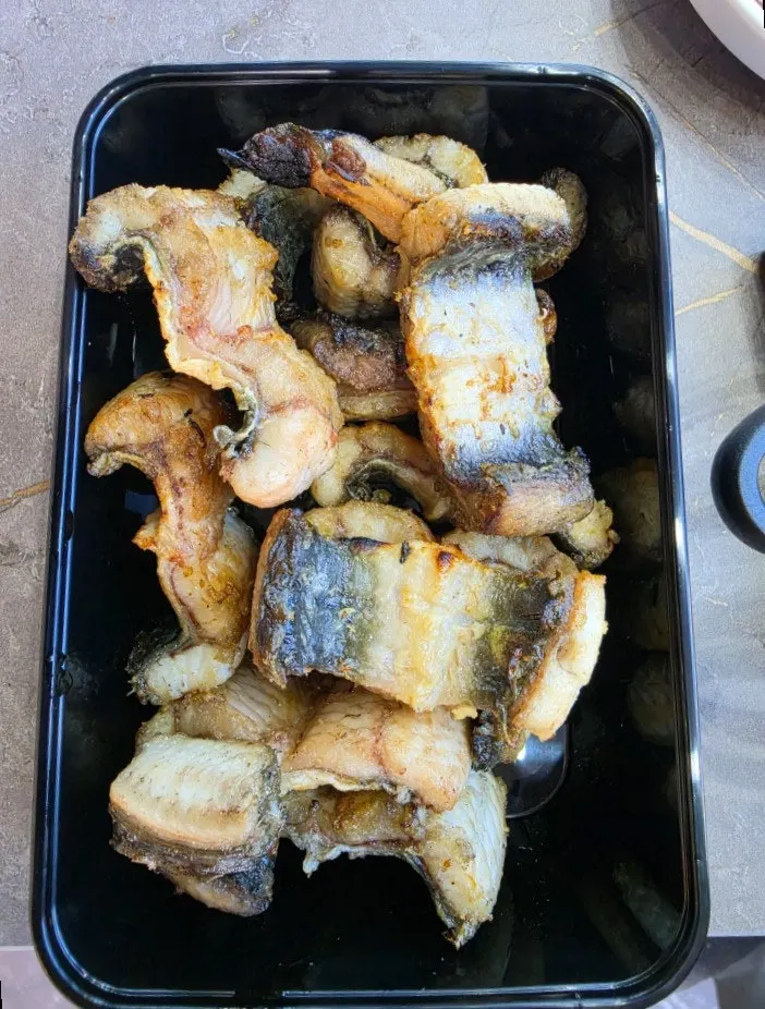 A table of eel shared with parents