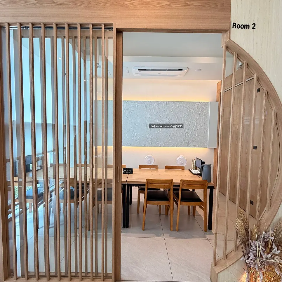 Private-room seating at Myeongji Cheotjip