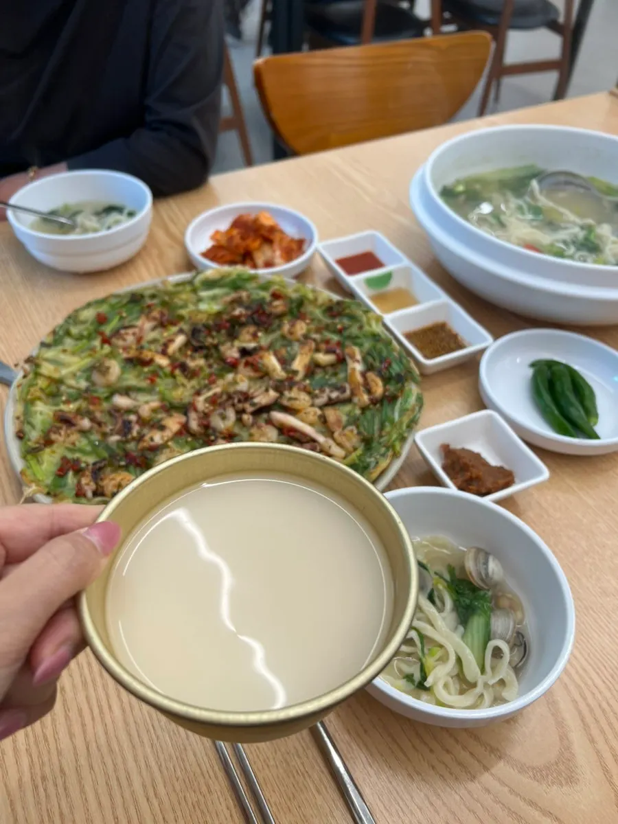 Seafood pancake dipped in chojang