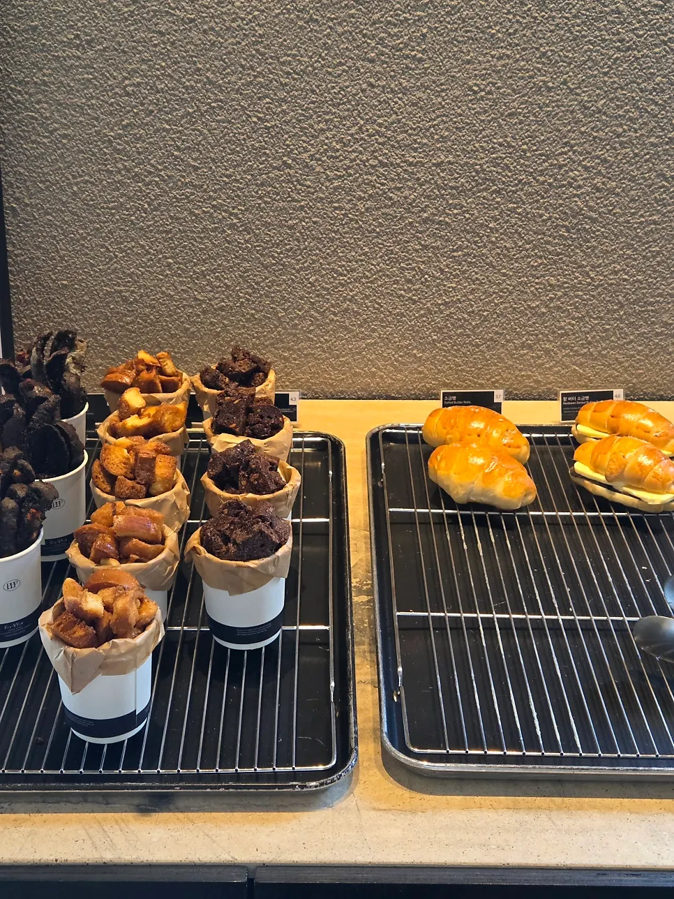 Bakery display case at Peer a Peer