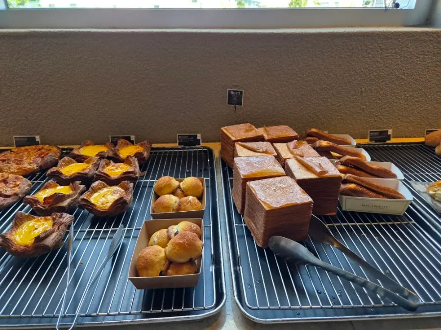 Dessert display at Peer a Peer