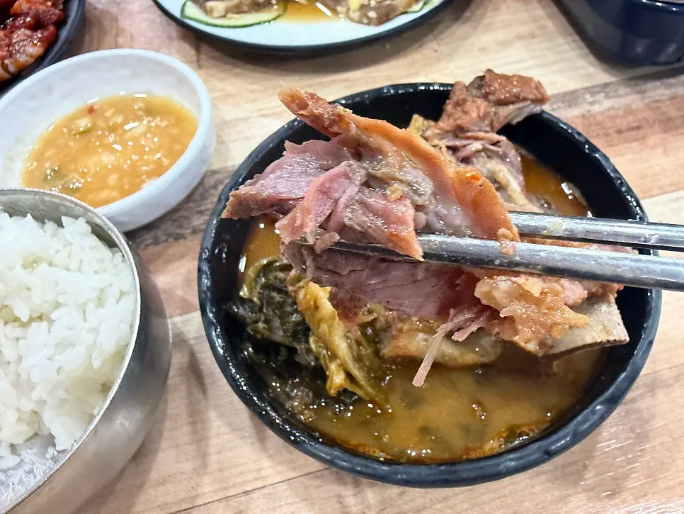 부드러운 감자탕 살코기