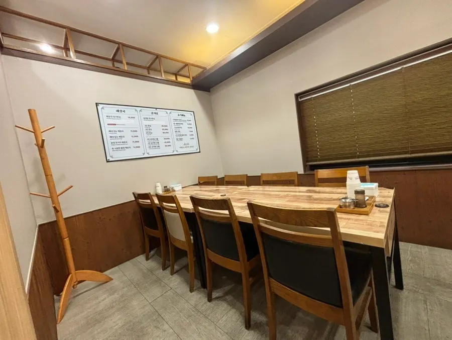 Interior view suited for family dining