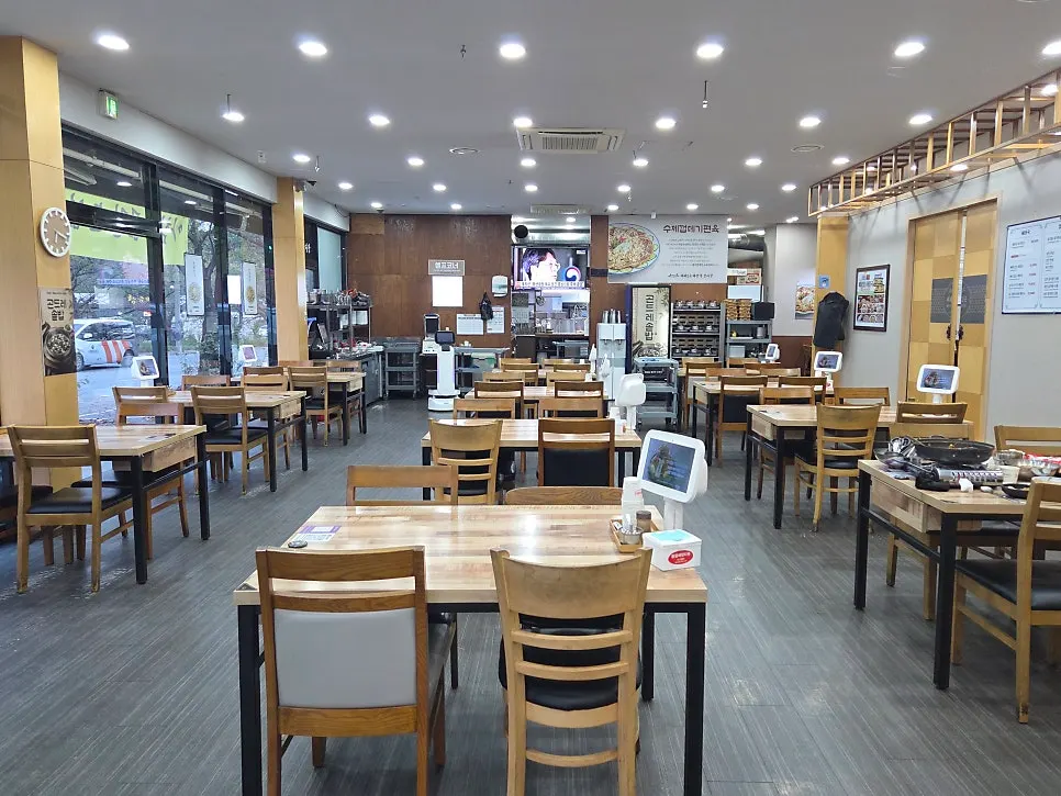 Exterior of the gamjatang restaurant in Juchon, Gimhae