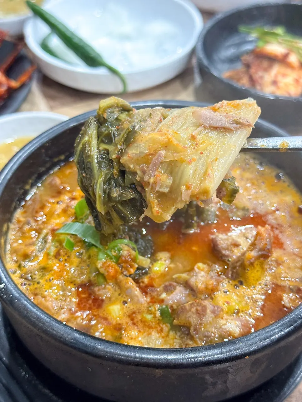 Broth and ingredients of the boneless haejangguk