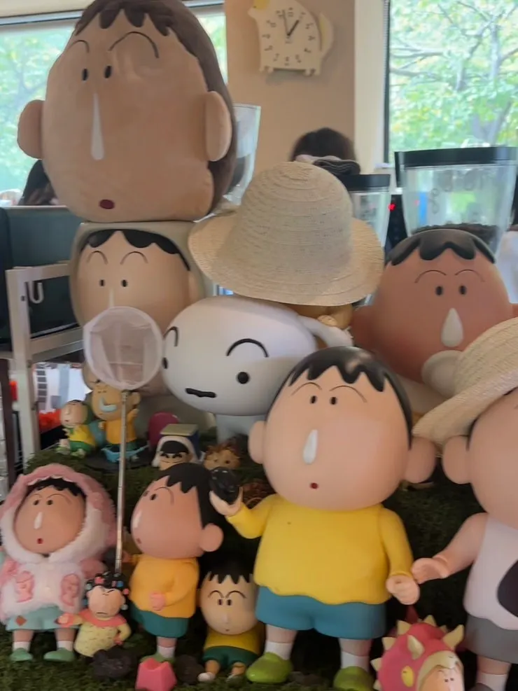 Yu Yu Yu bakery dessert display