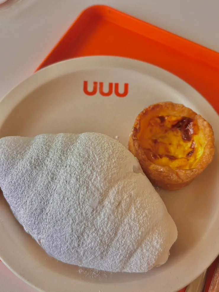 High chair and window-side seating at Yu Yu Yu