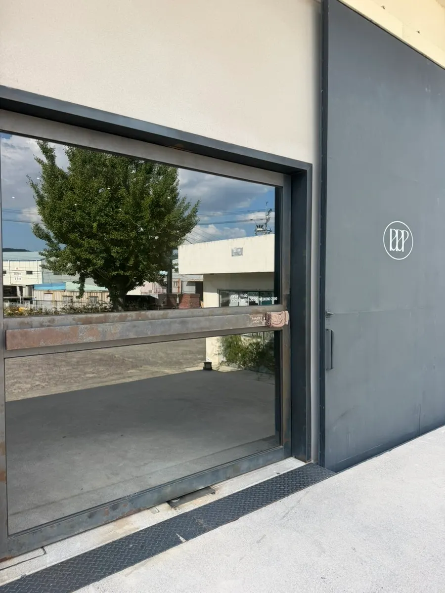 Exterior view before entering the café