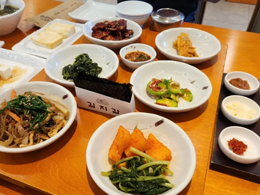 Table set after ordering the bossam set for two