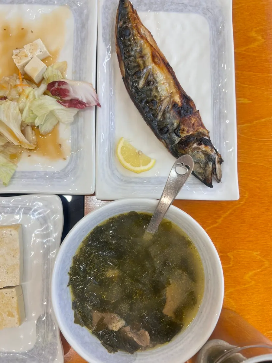 Grilled fish included in the set meal