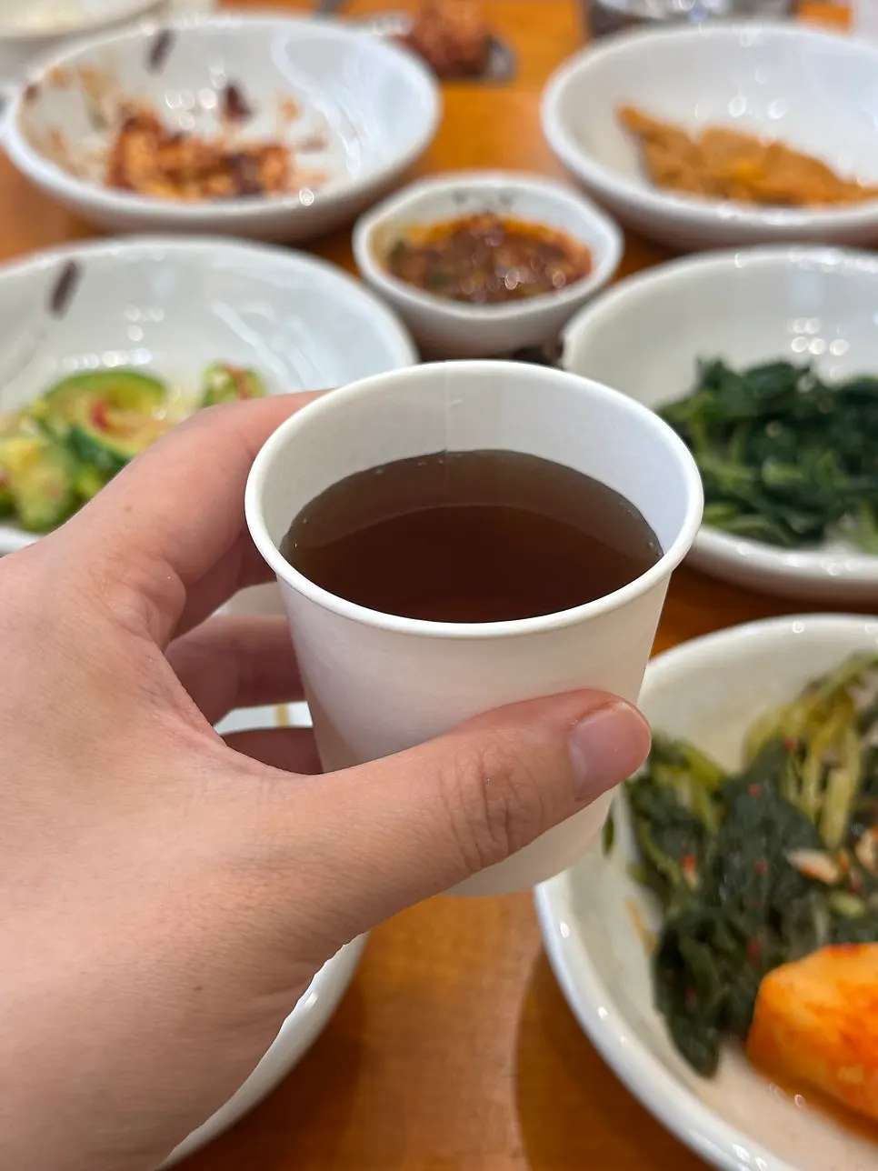쌈 채소에 올려 먹는 가오리찜