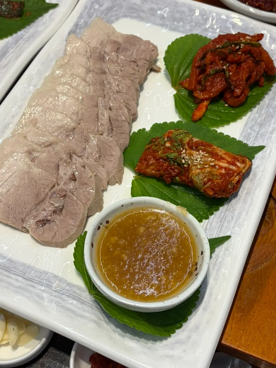가오리살과 흰쌀밥 한 숟갈