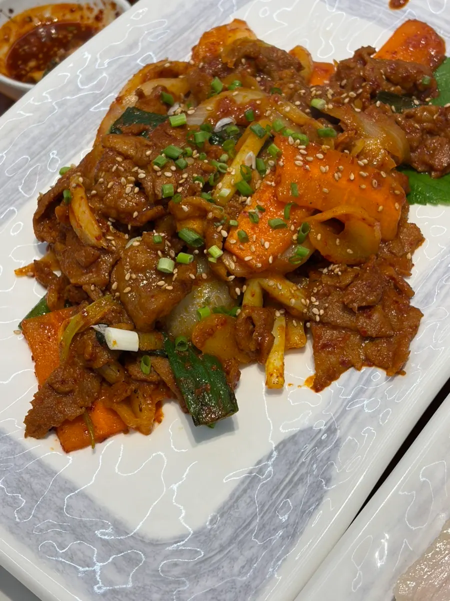 촉촉한 보쌈 고기 접시