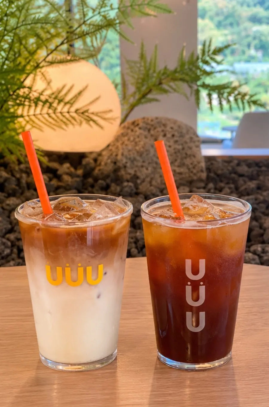 デカフェアイスアメリカノとシグネチャーUラテ