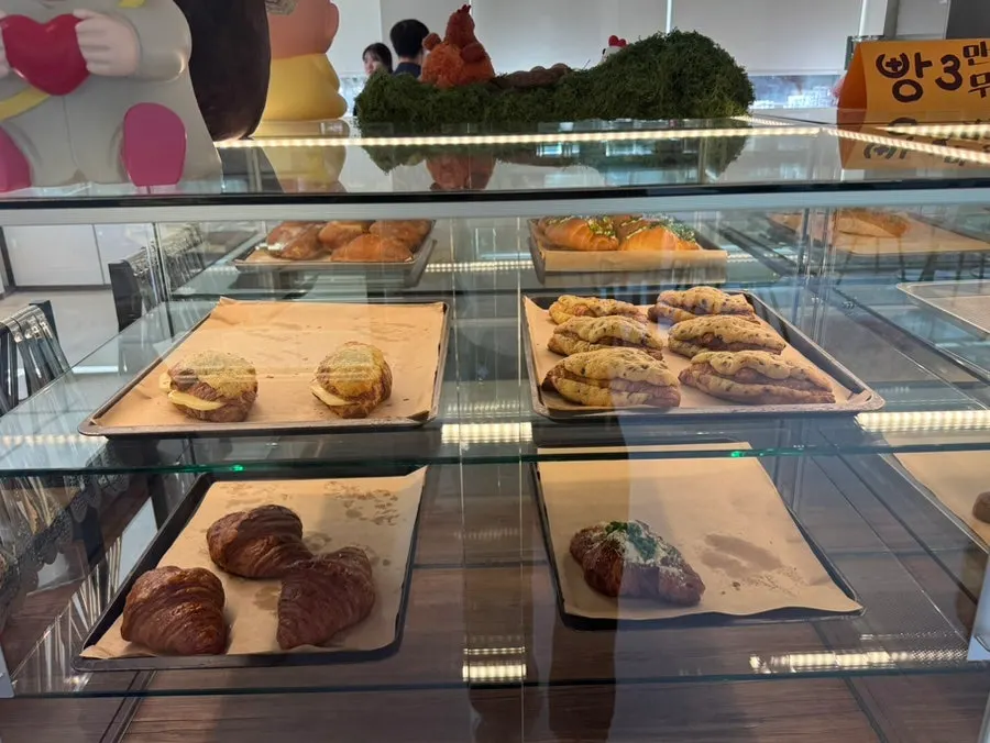 Display of financiers, egg tarts, and cookies