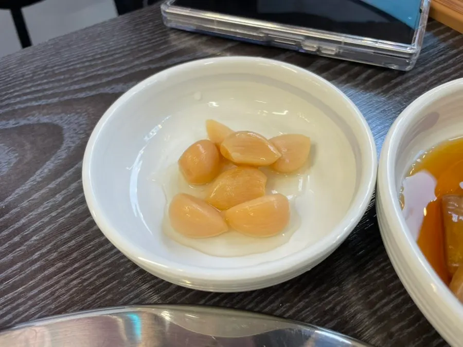 Pickled onions and pickled garlic side dishes