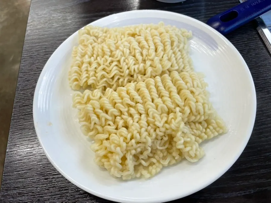Tripe hot pot cooking with extra noodles