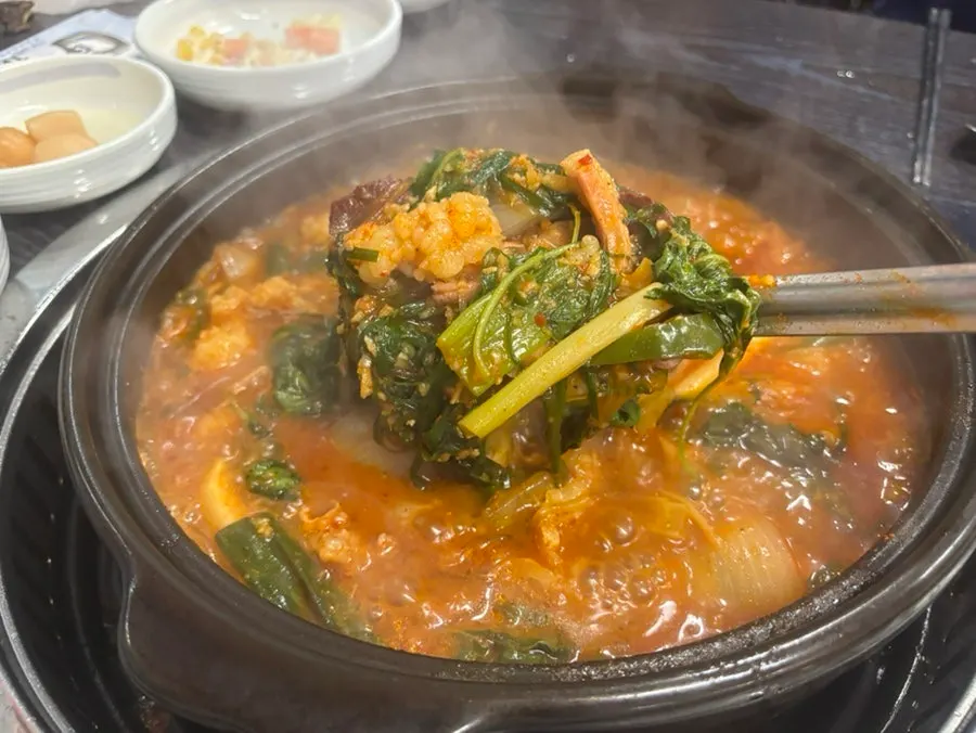 Gopchang hot pot loaded with gopchang and daechang