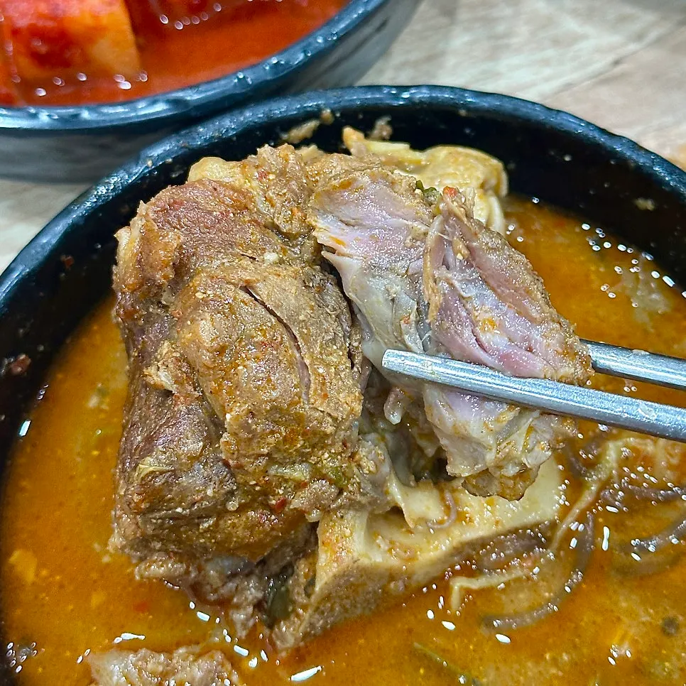 따끈한 솥밥과 숭늉
