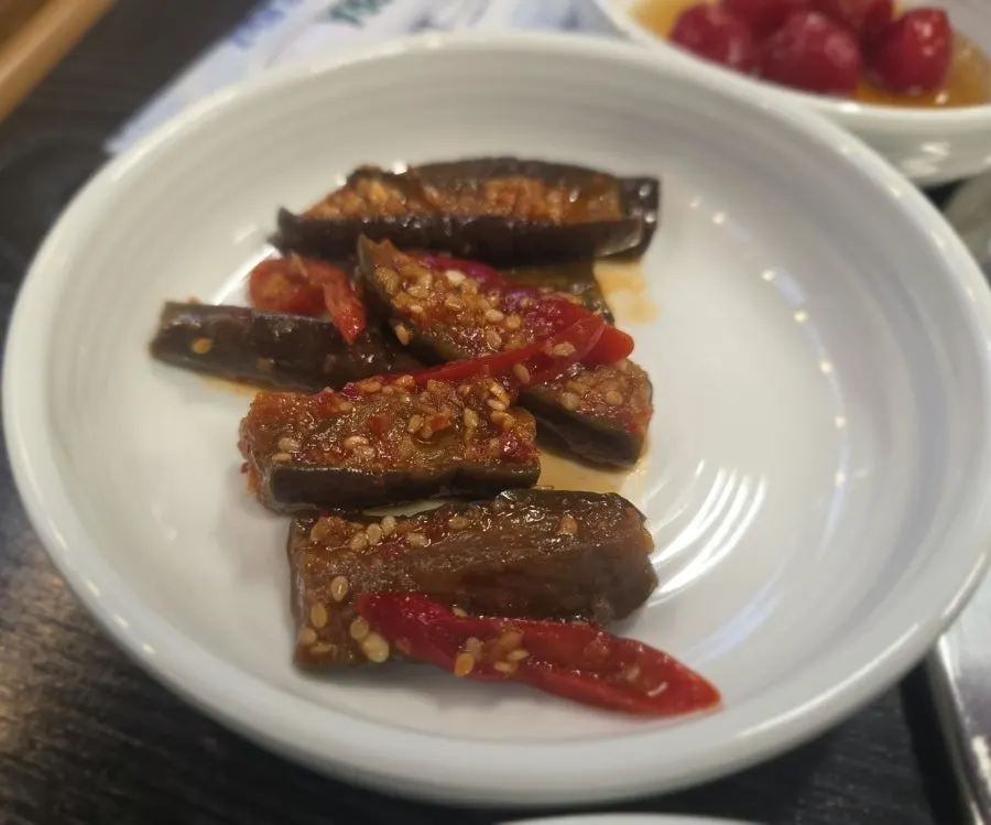 밑반찬으로 나온 가지조림