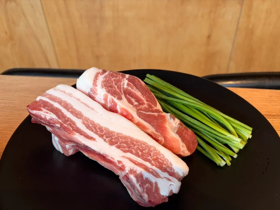 Restoran samgyeopsal aged di Gimhae Yulha yang dipanggangkan langsung, Godansu