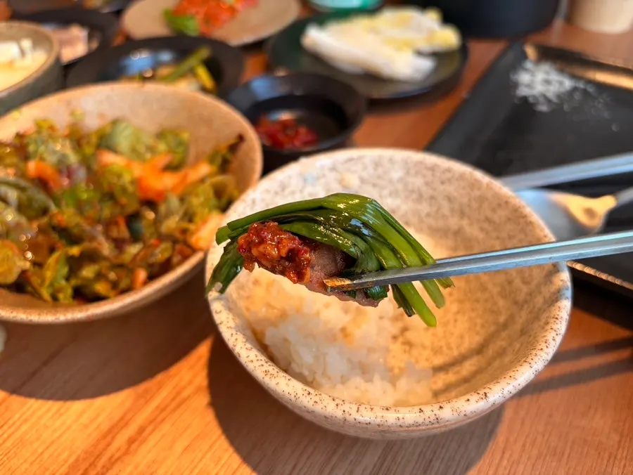 Susunan saus untuk makan bersama daging