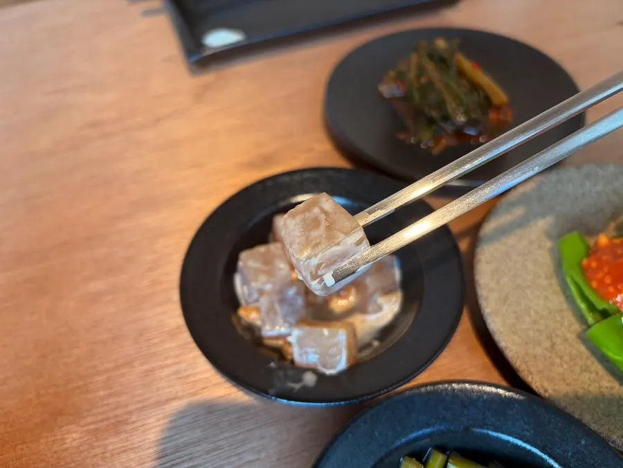 Salad dan salad konjac sebagai lauk dasar