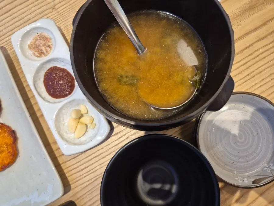 Ssam vegetables and ttukbaegi steamed egg banchan
