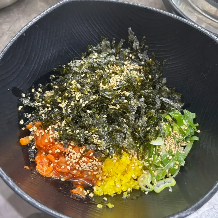 Pyeonyuk and garlic sauce received for a receipt review