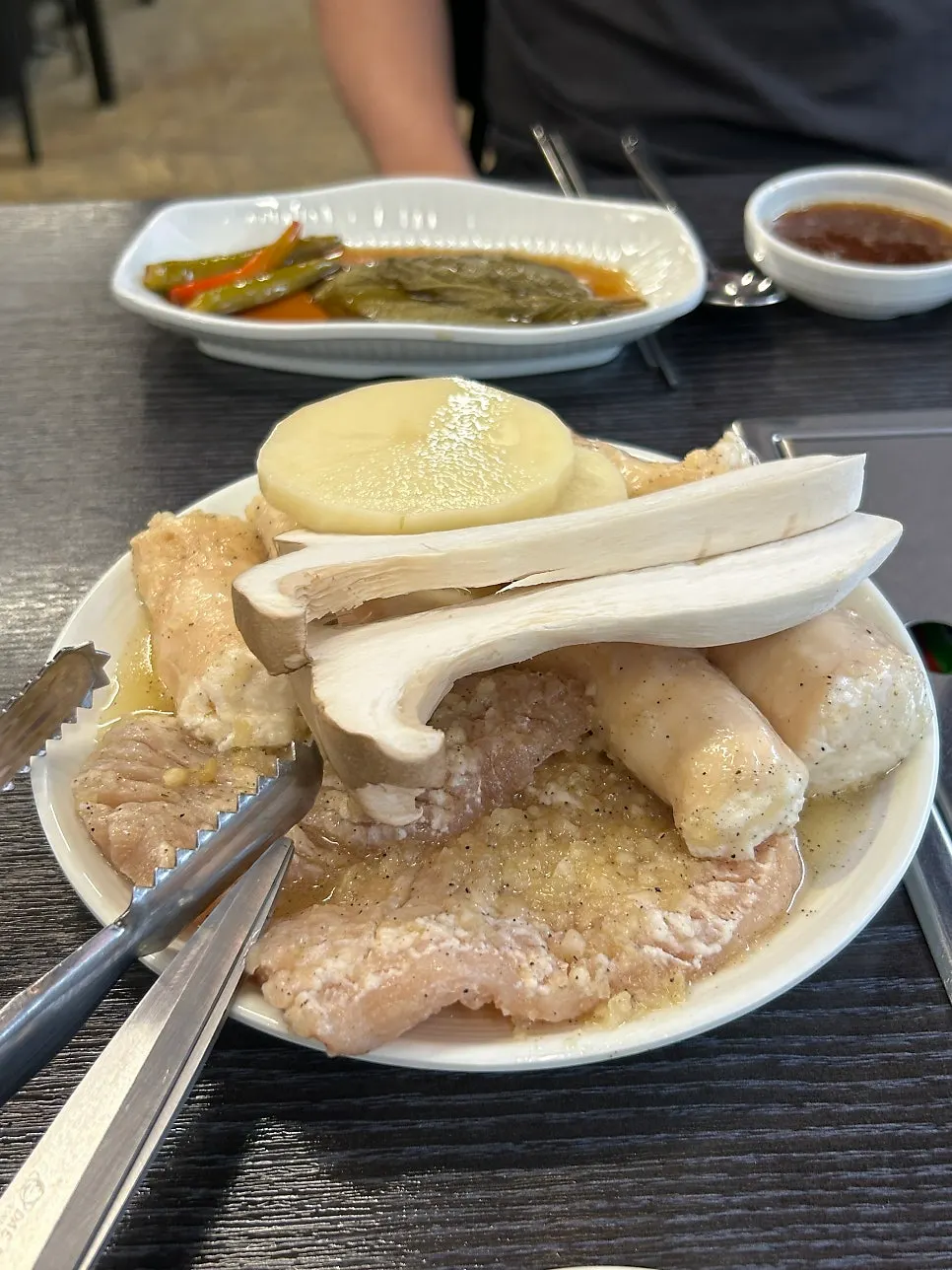 종류 다양한 미라클양곱창 밑반찬 상차림