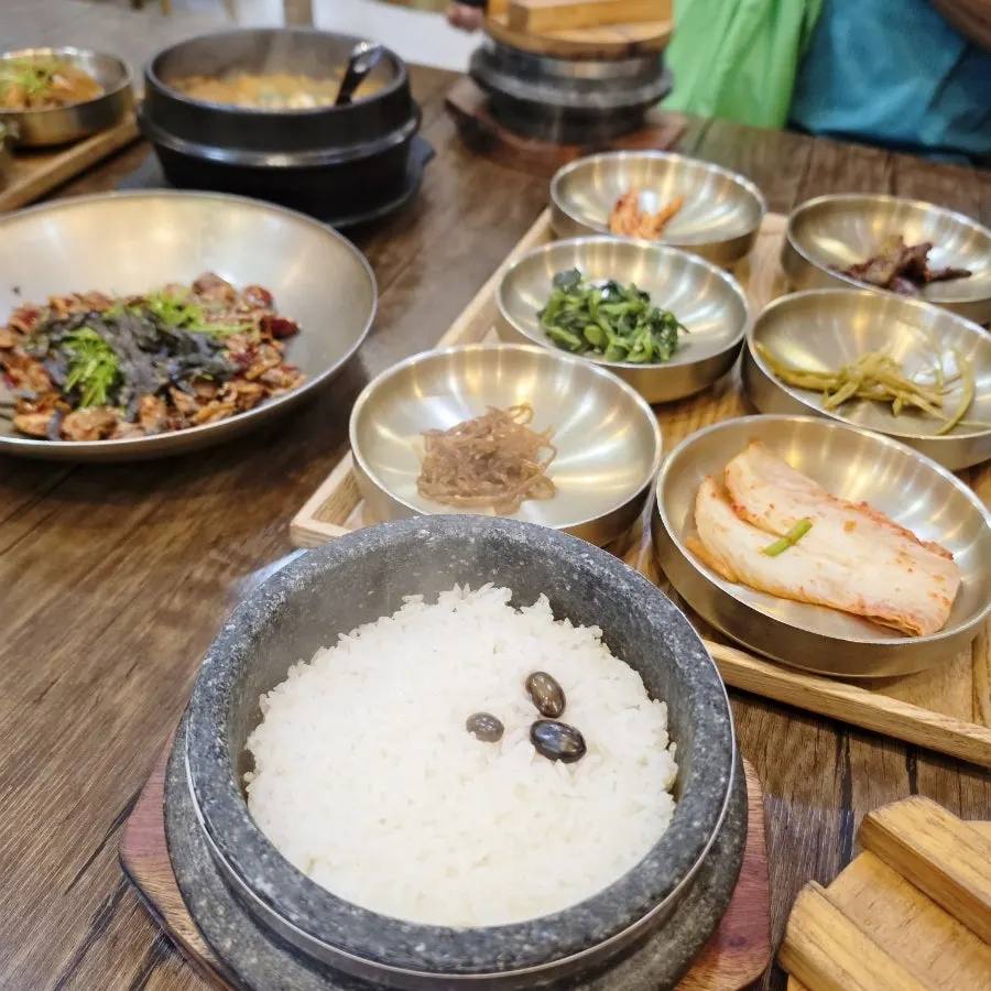 직원분께 부탁해 추가로 받은 잡채