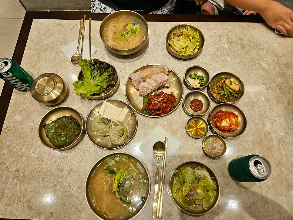 Bossam set table spread
