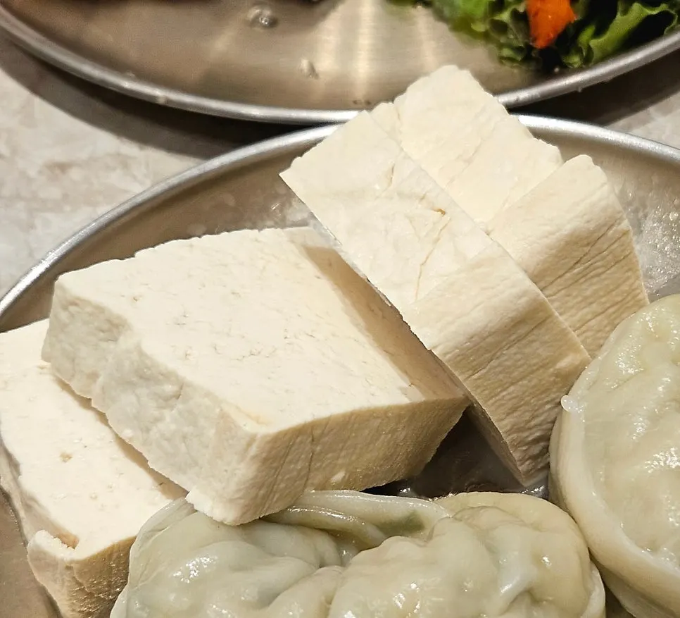 Dumpling filled with meat and glass noodles