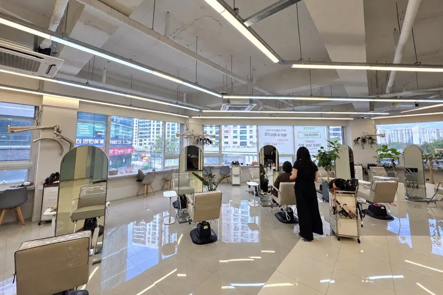 Neatly arranged service area inside the salon