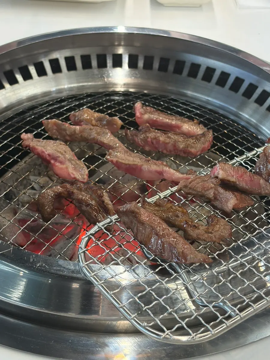 와사비 소금과 카레 소금에 찍은 고기