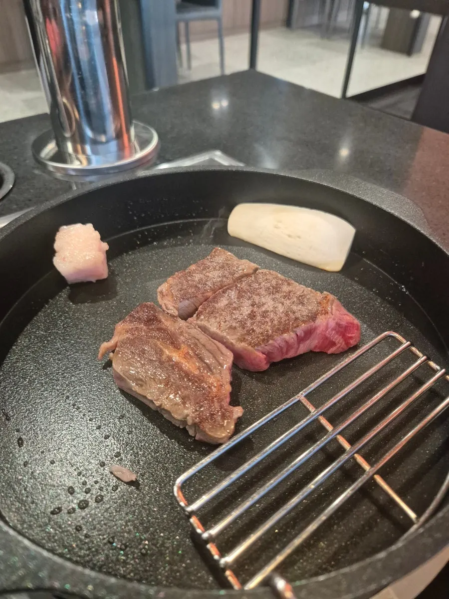 매일 구성이 달라지는 한우 메뉴