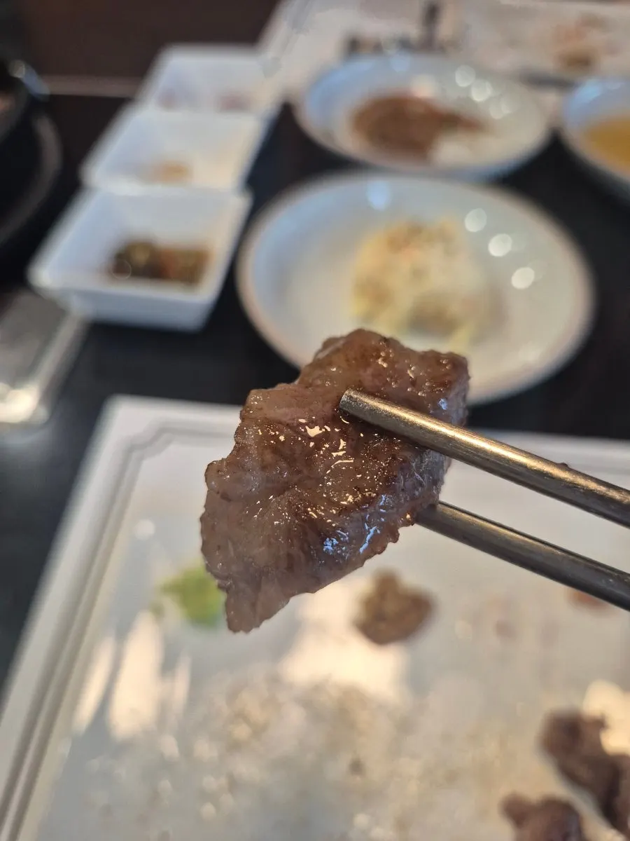 쫄깃한 식감의 안창살 한우