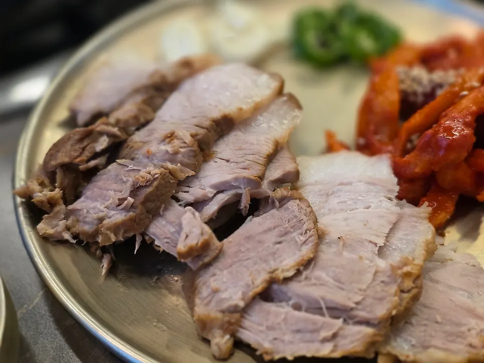 끓고 있는 상황버섯 육수 샤브샤브