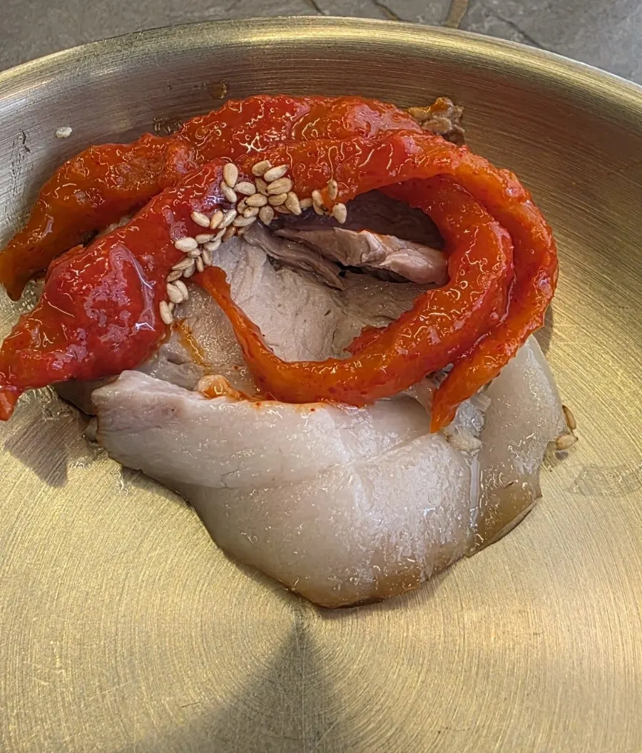 A bite of sesame oil and stir-fried webfoot octopus
