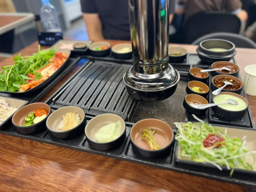 Komposisi saus wasabi mayo dan lainnya untuk celupan daging