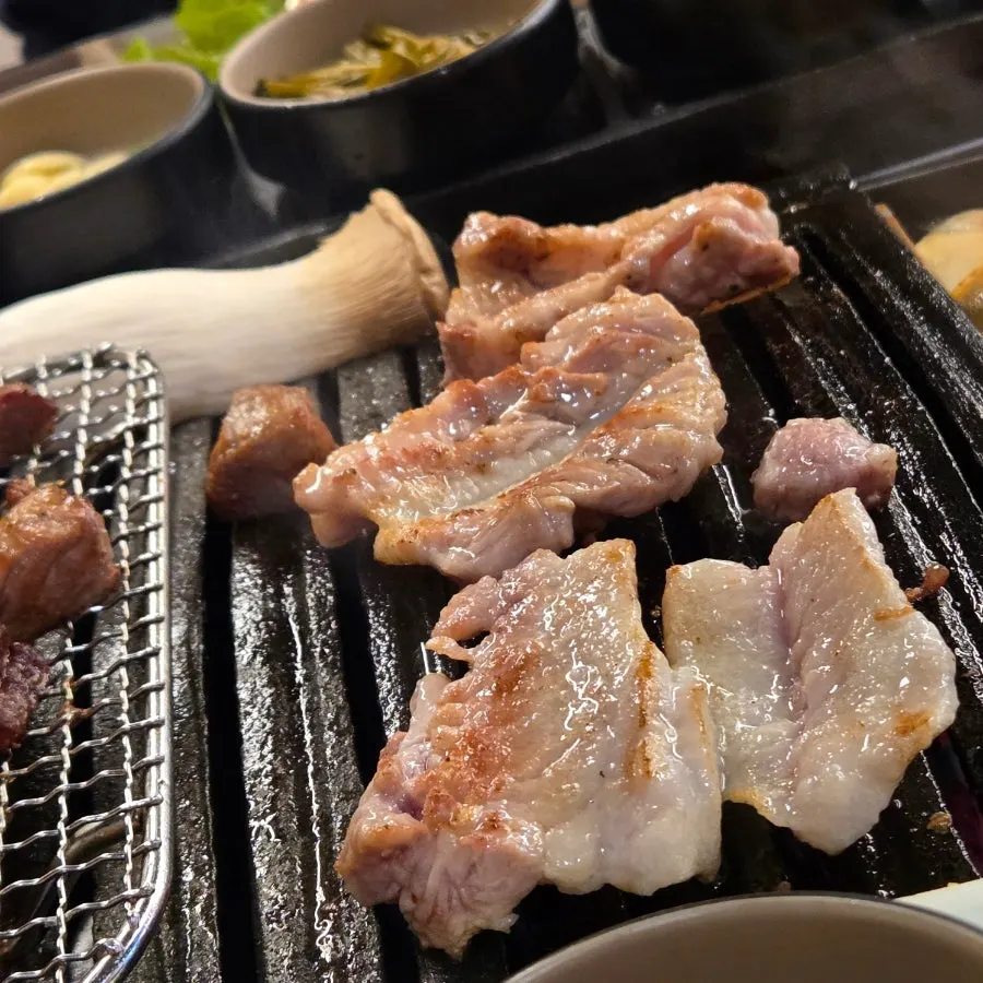 말돈소금과 와사비 곁들임 한 점