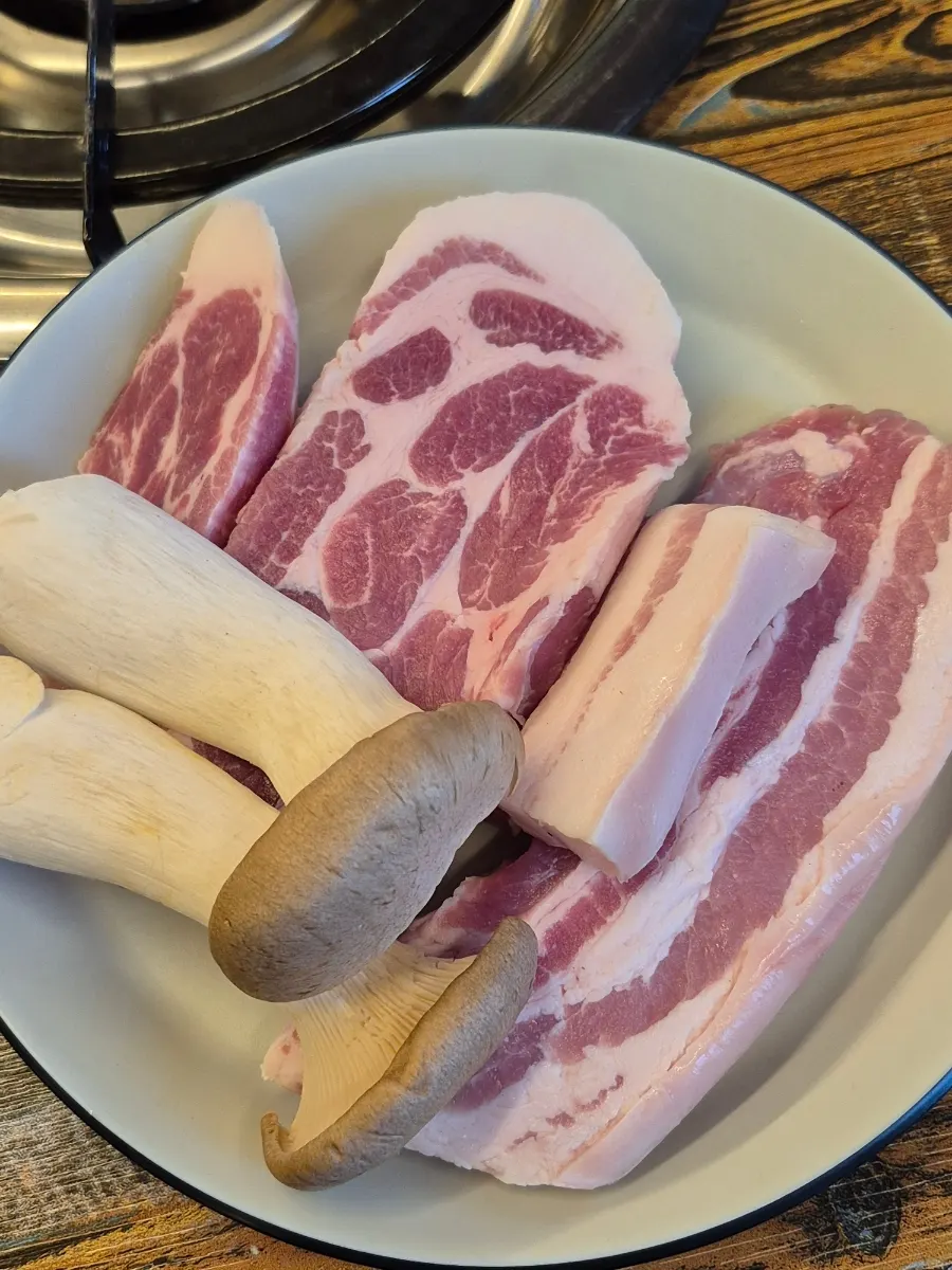 Hanton Han-pan 600g set with pork belly, neck, and mushrooms