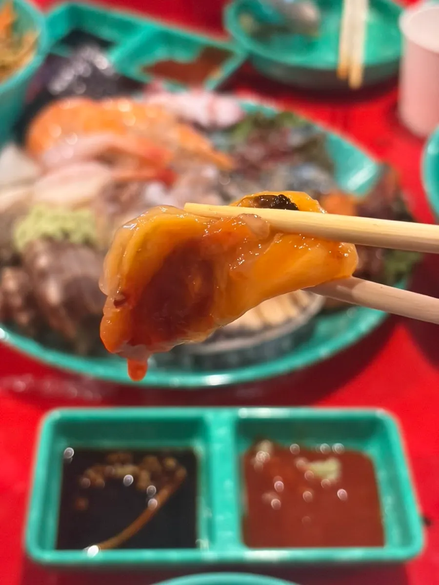 Assorted seafood with a crisp, chewy texture