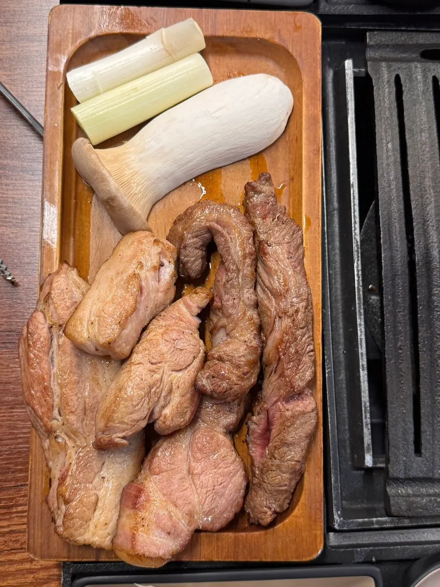 Donpu Signature Table Set with direct-heat-seared meat