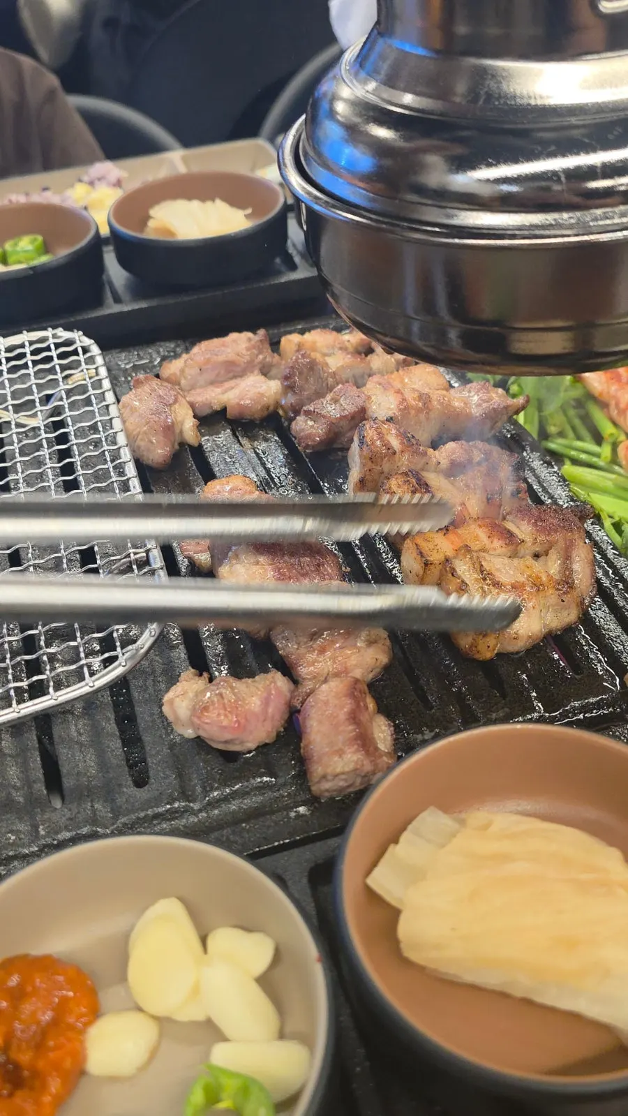 특허 불판 위 한돈 구이