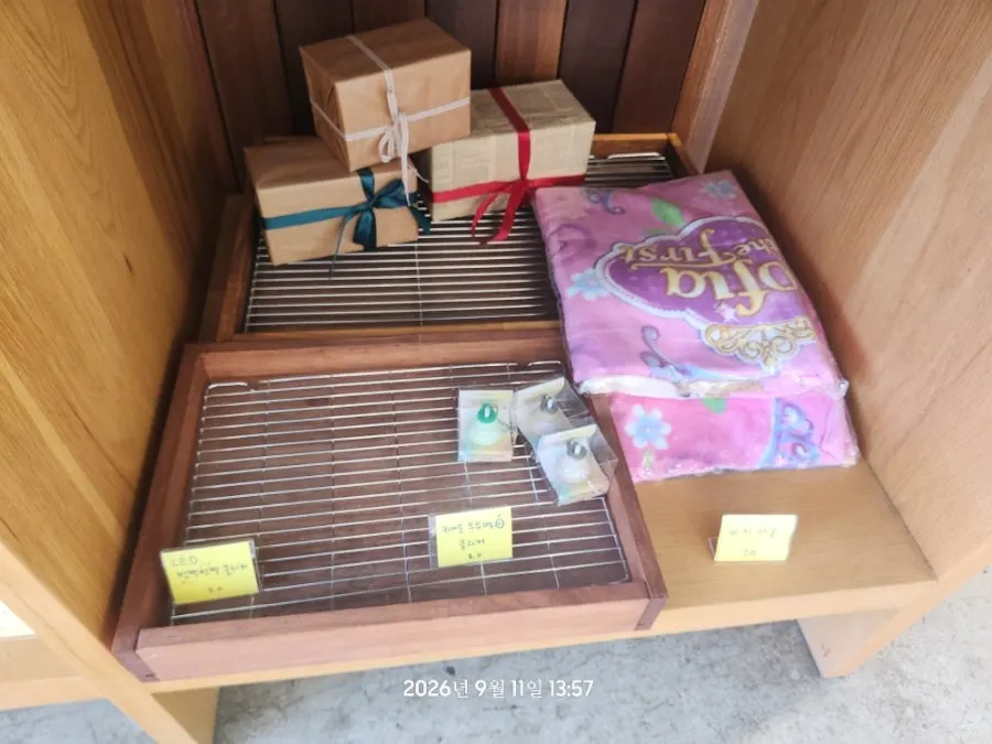 Dessert display at Nillai Gimpo Branch