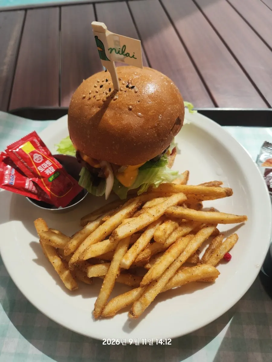 Original Burger and Cherry Coke set