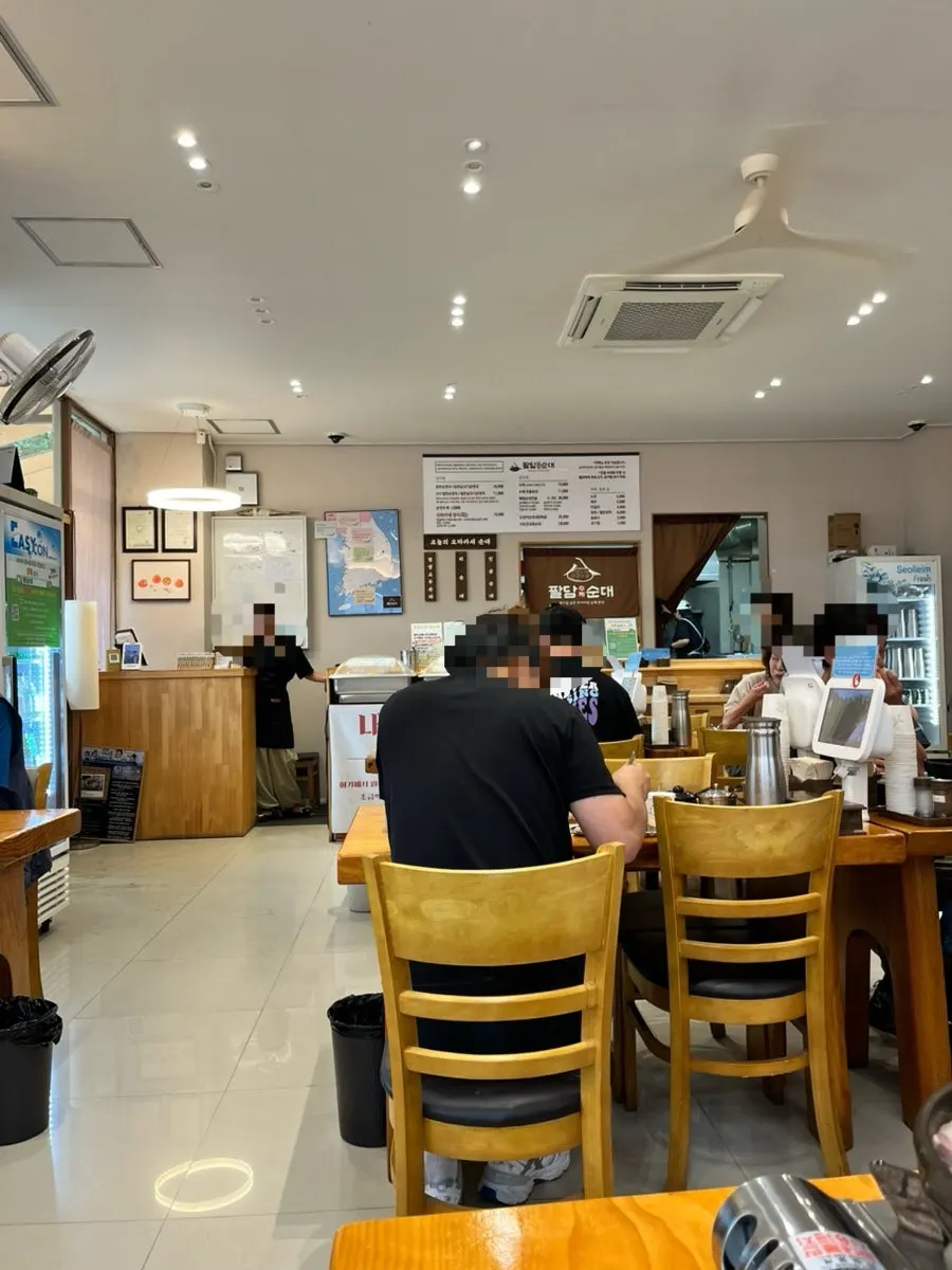 Sold out by 10:30am: organ meat bar at Paldam Sundae in Gimpo