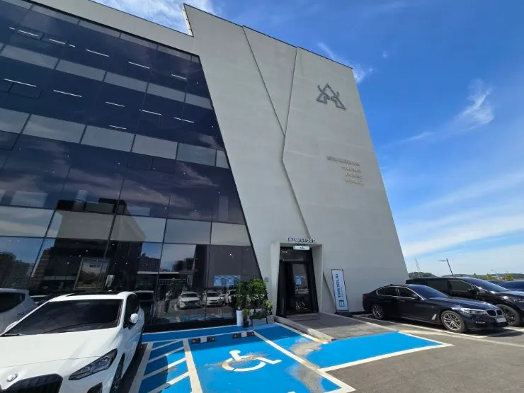 Exterior of The Nillai building