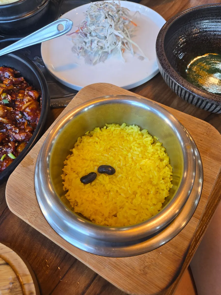 비벼 먹을 무생채와 콩나물 반찬